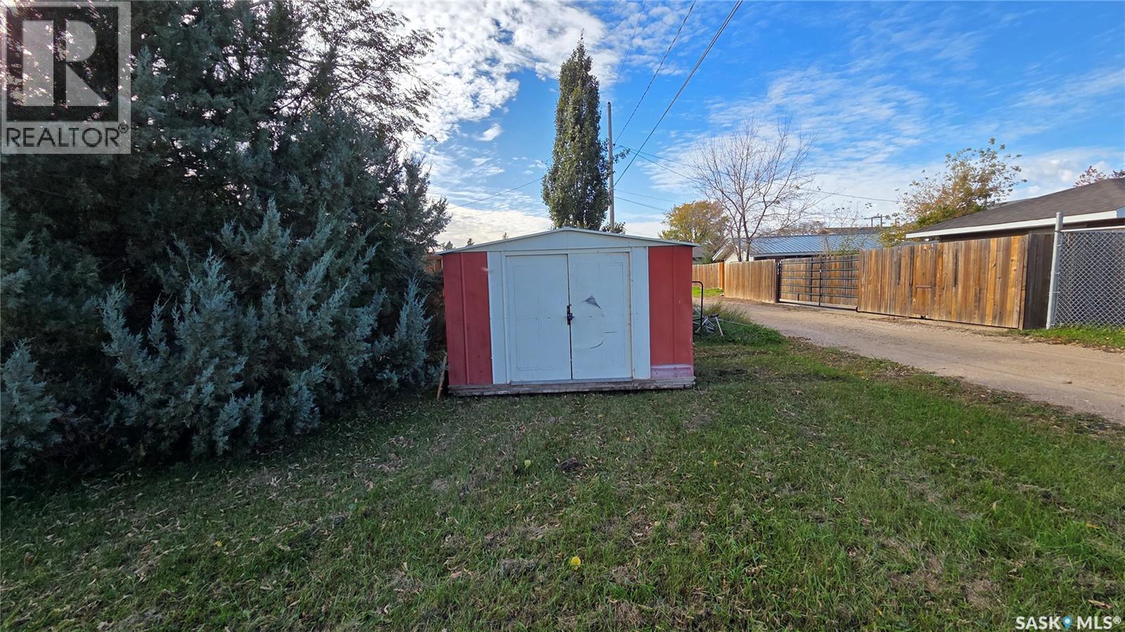 817 98th Avenue, Tisdale, Saskatchewan  S0E 1T0 - Photo 3 - SK050280