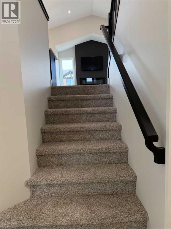 25 Thatcher Avenue