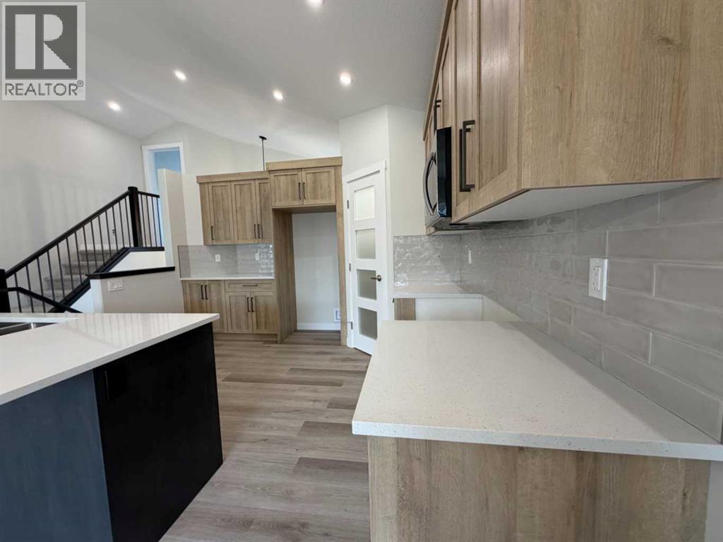 25 Thatcher Avenue