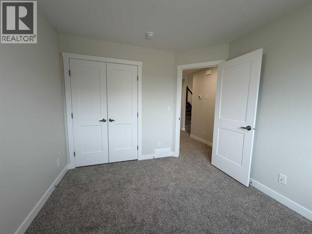 25 Thatcher Avenue