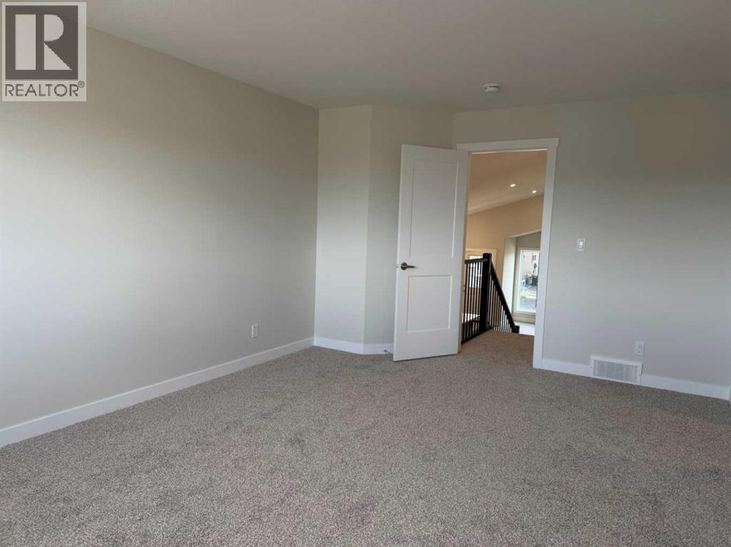 25 Thatcher Avenue