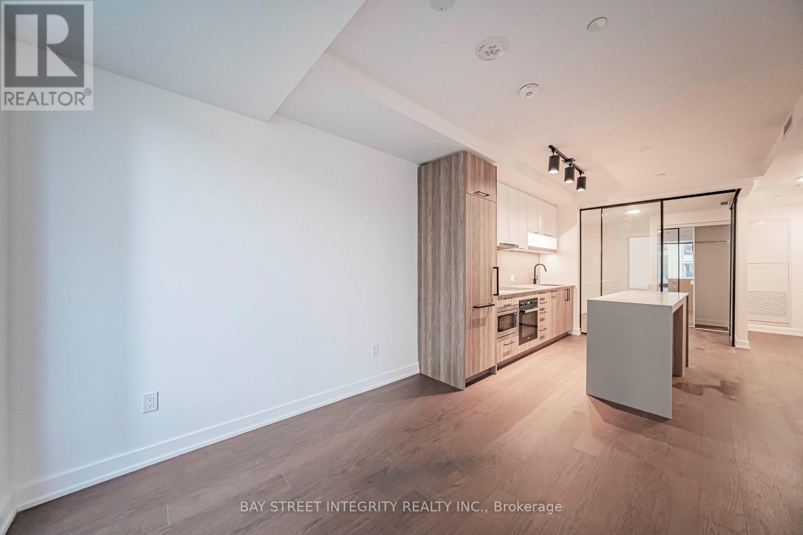 702 - 91 Montclair Avenue, Toronto, Ontario  M5P 0B1 - Photo 8 - C13857766