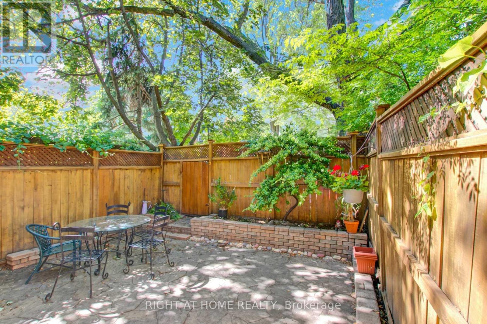 2 - 41 Spruce Street, Toronto, Ontario  M5A 2H8 - Photo 11 - C13857780