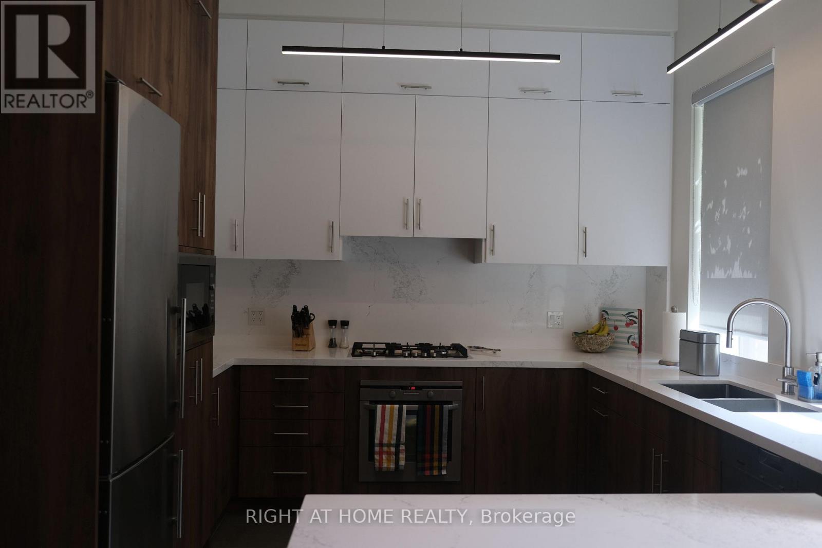 2 - 41 Spruce Street, Toronto, Ontario  M5A 2H8 - Photo 2 - C13857780