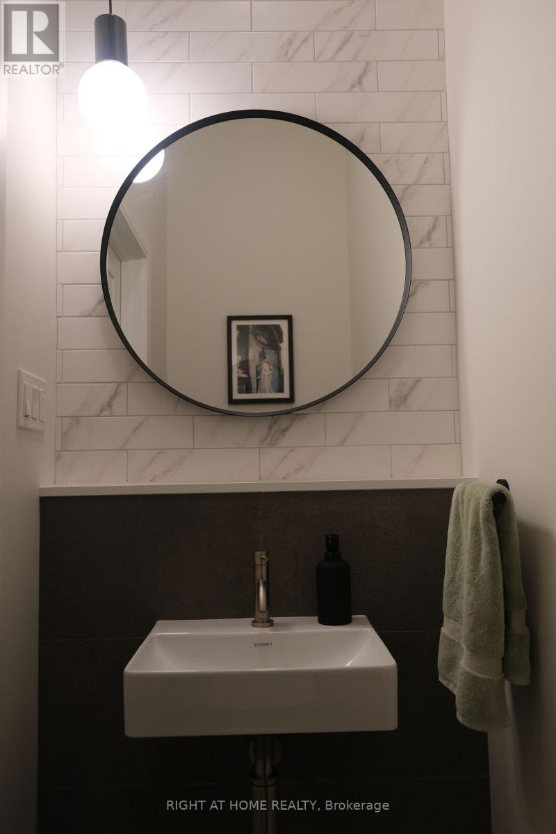 2 - 41 Spruce Street, Toronto, Ontario  M5A 2H8 - Photo 4 - C13857780