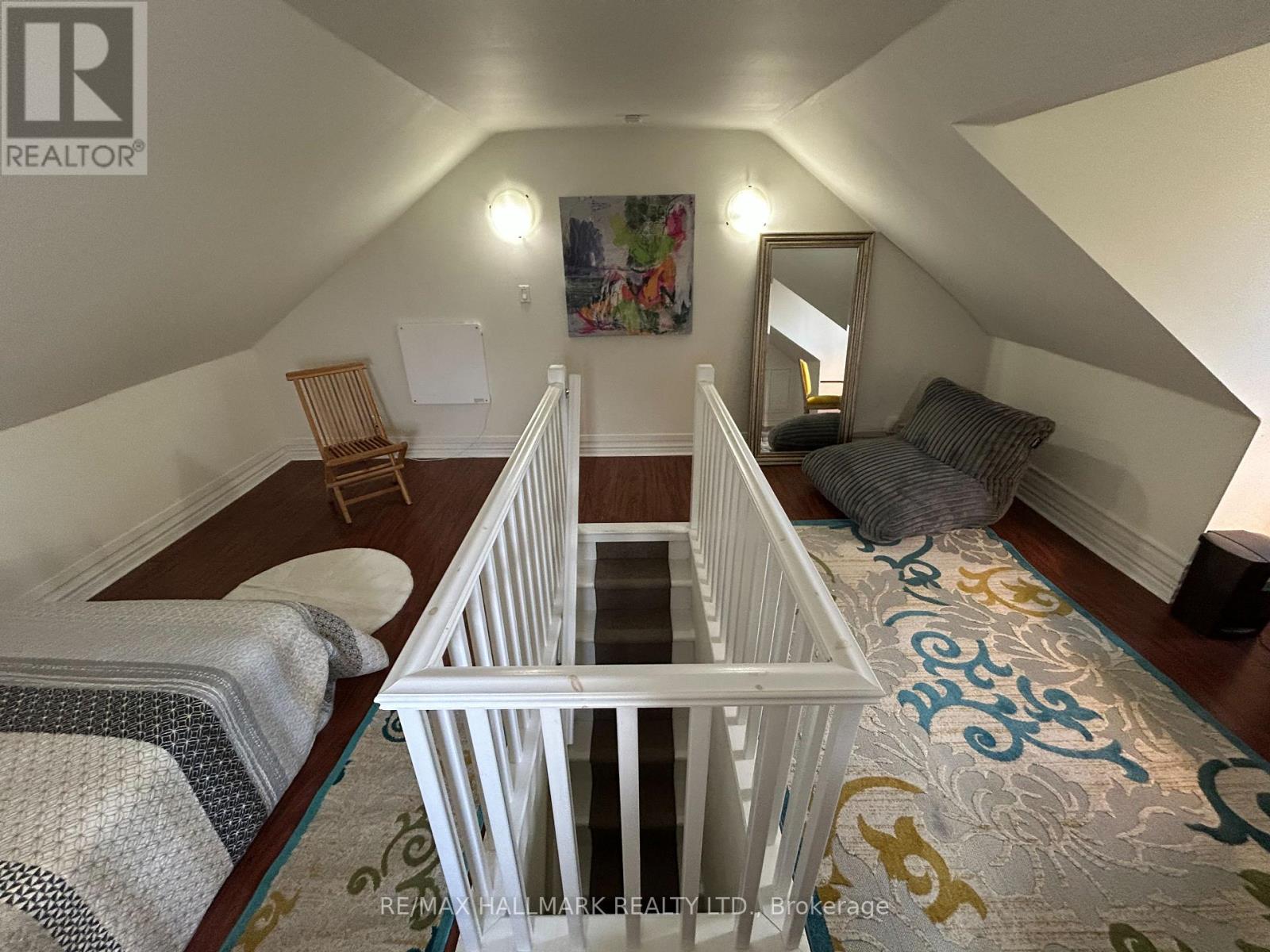 Upper - 18 Pape Avenue, Toronto, Ontario  M4M 2V6 - Photo 18 - E13857782