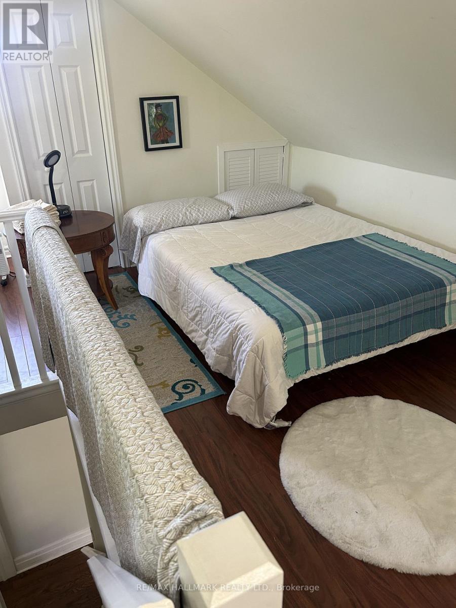 Upper - 18 Pape Avenue, Toronto, Ontario  M4M 2V6 - Photo 19 - E13857782