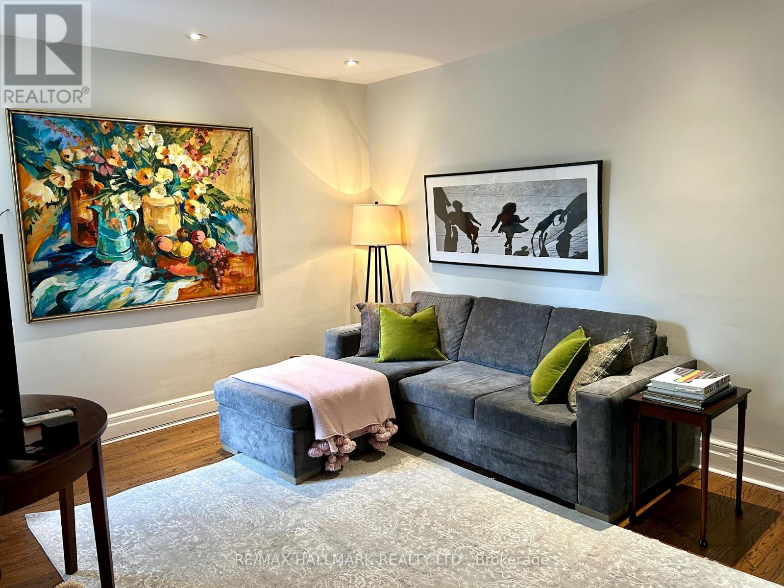 Upper - 18 Pape Avenue, Toronto, Ontario  M4M 2V6 - Photo 2 - E13857782