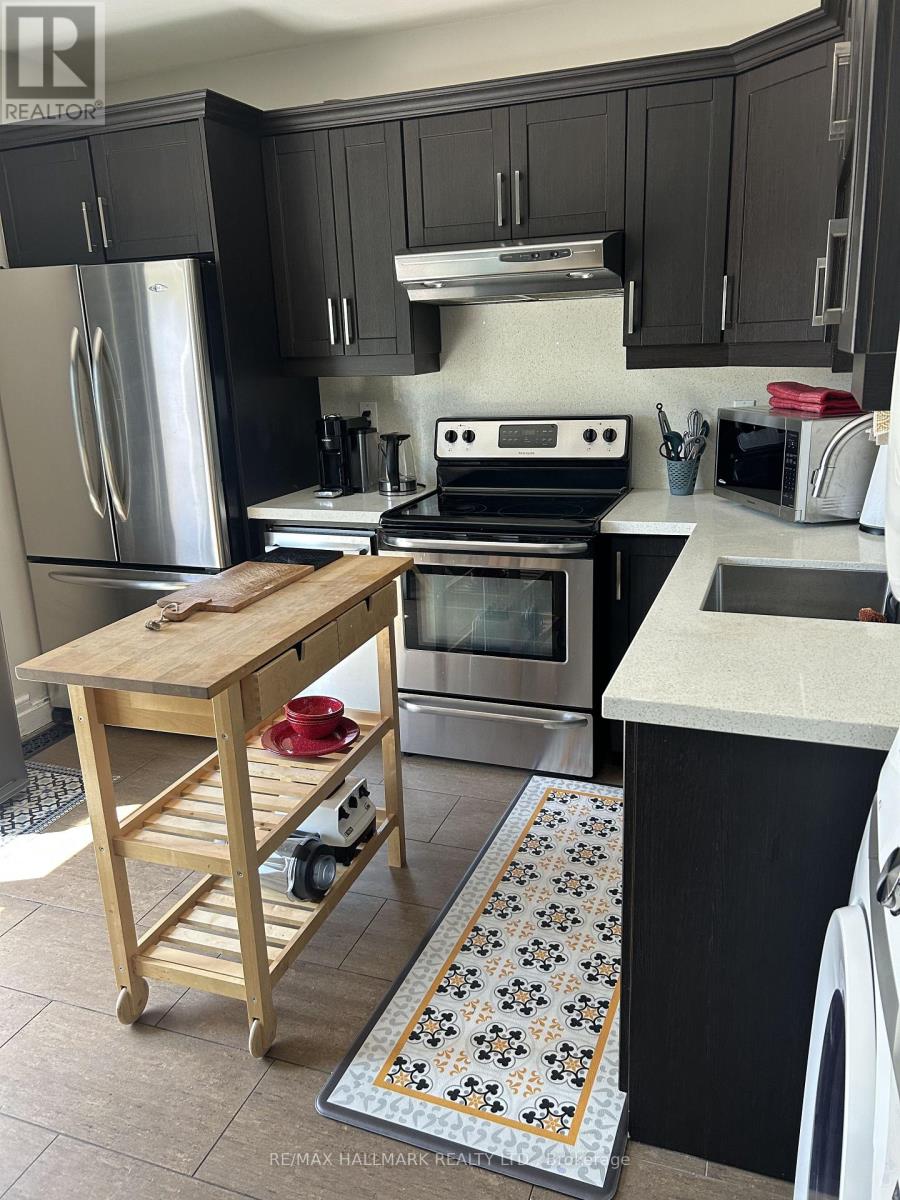 Upper - 18 Pape Avenue, Toronto, Ontario  M4M 2V6 - Photo 9 - E13857782