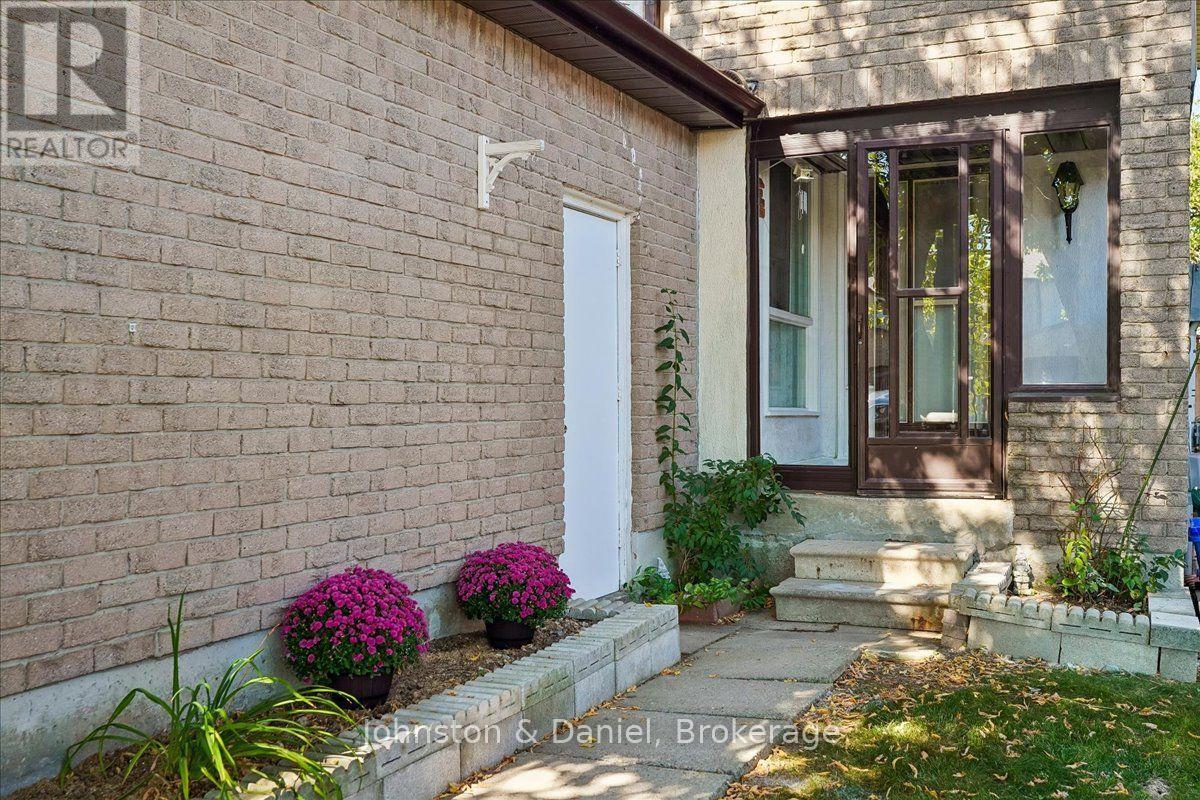 22 FIELDVIEW CRESCENT Markham (Milliken Mills West) Ontario Canada L3R3H7 3