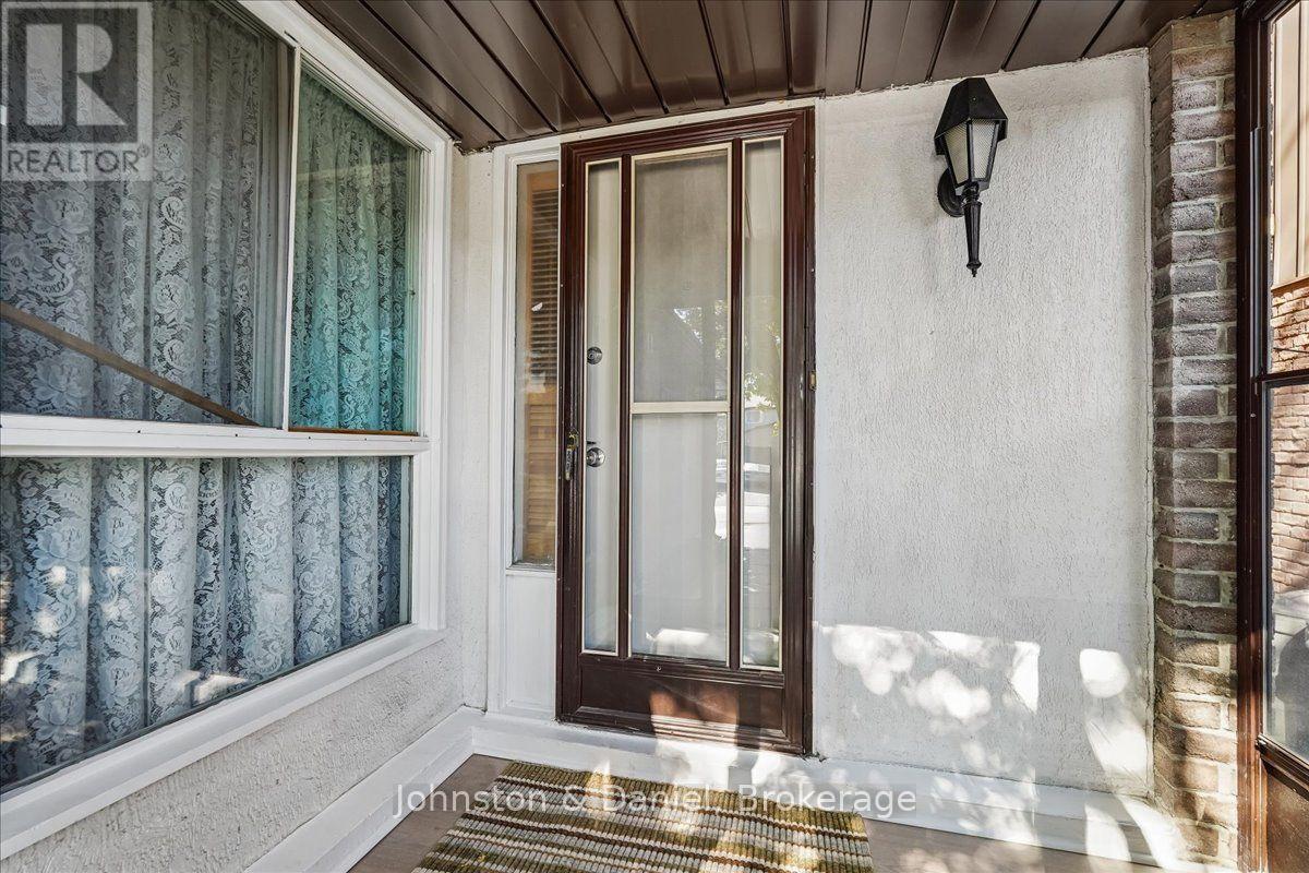 22 FIELDVIEW CRESCENT Markham (Milliken Mills West) Ontario Canada L3R3H7 4