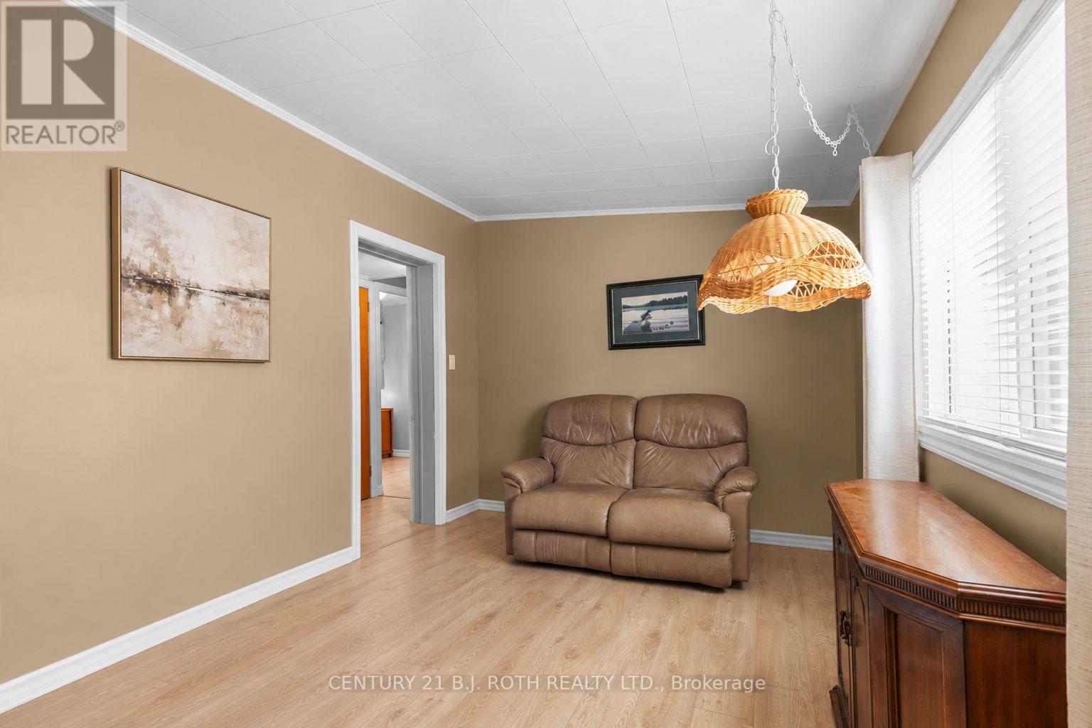 38 Cameron Drive, Oro-Medonte, Ontario  L0L 1T0 - Photo 14 - S13857792