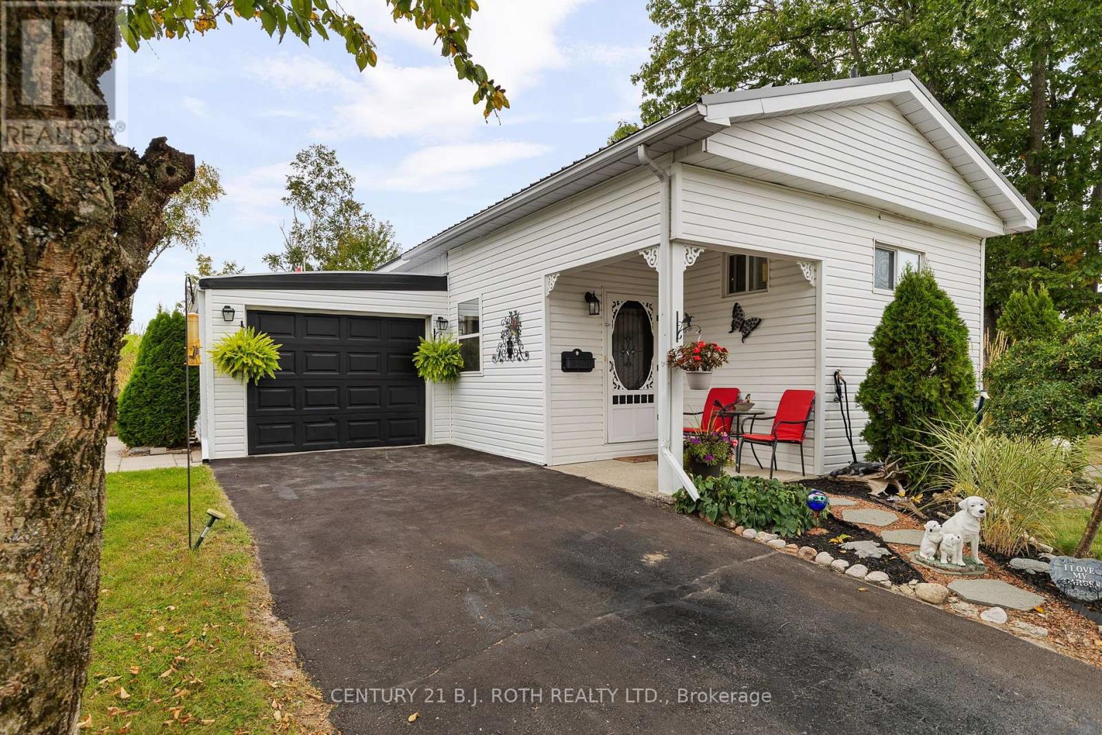 38 Cameron Drive, Oro-Medonte, Ontario  L0L 1T0 - Photo 2 - S13857792