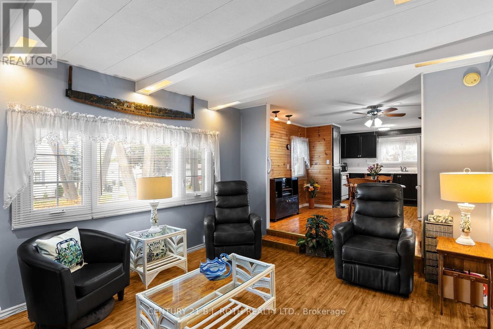 38 Cameron Drive, Oro-Medonte, Ontario  L0L 1T0 - Photo 5 - S13857792