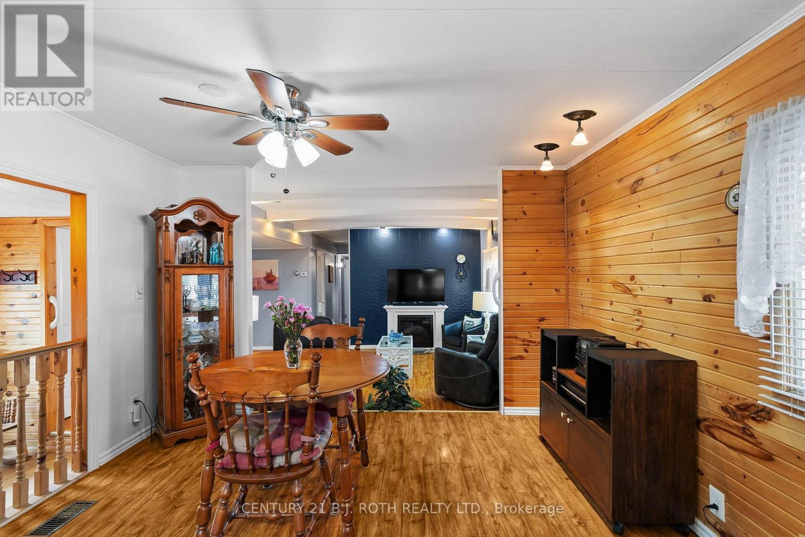 38 Cameron Drive, Oro-Medonte, Ontario  L0L 1T0 - Photo 9 - S13857792