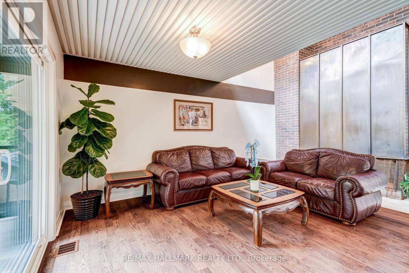 1499 Ashington Court, Mississauga, Ontario  L5C 1R5 - Photo 13 - W13857764