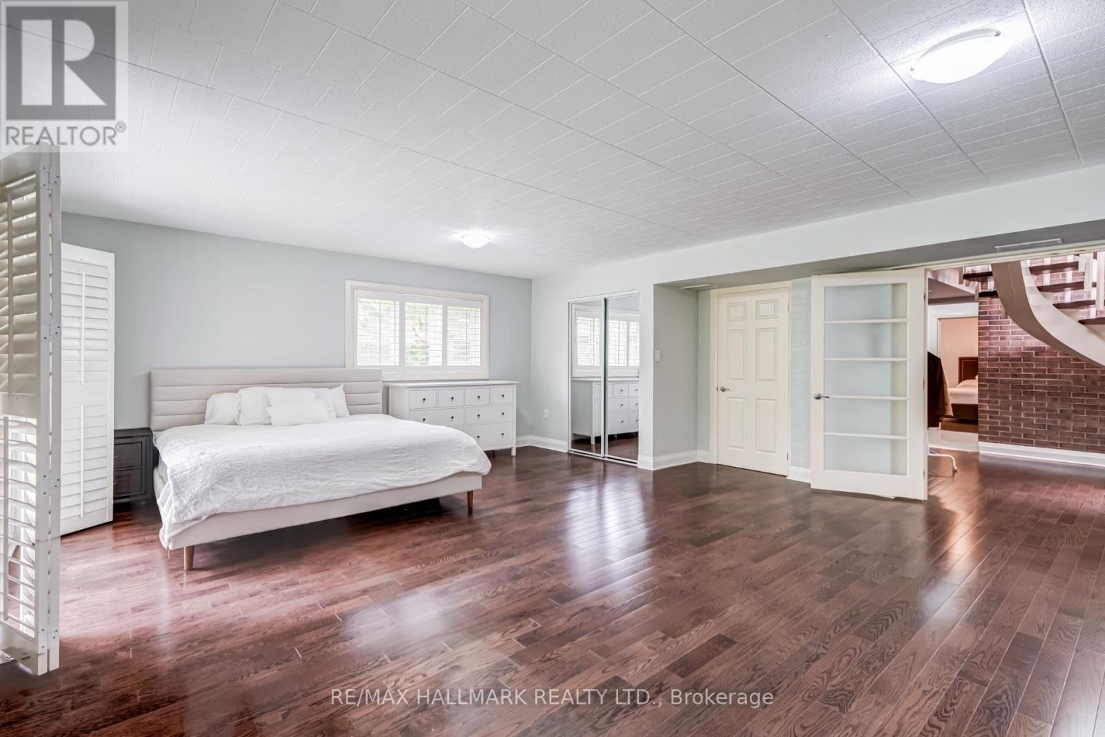 1499 Ashington Court, Mississauga, Ontario  L5C 1R5 - Photo 24 - W13857764