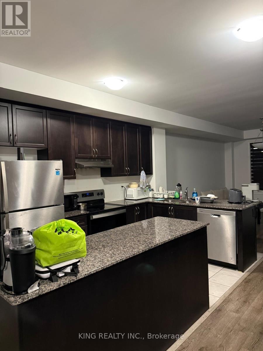 210 Keppel Circle, Brampton, Ontario  L7A 0B6 - Photo 3 - W13857776