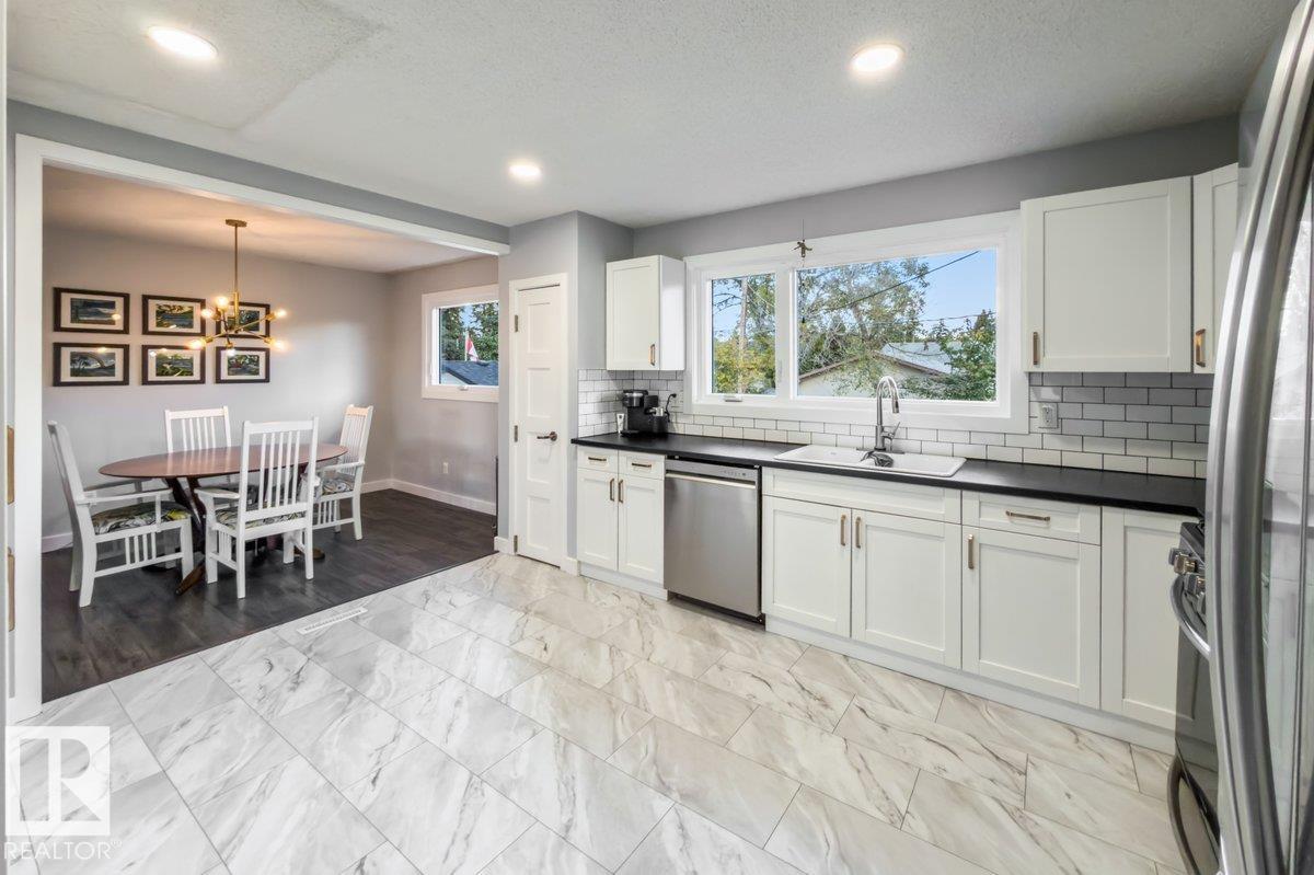 55 Gladstone CR