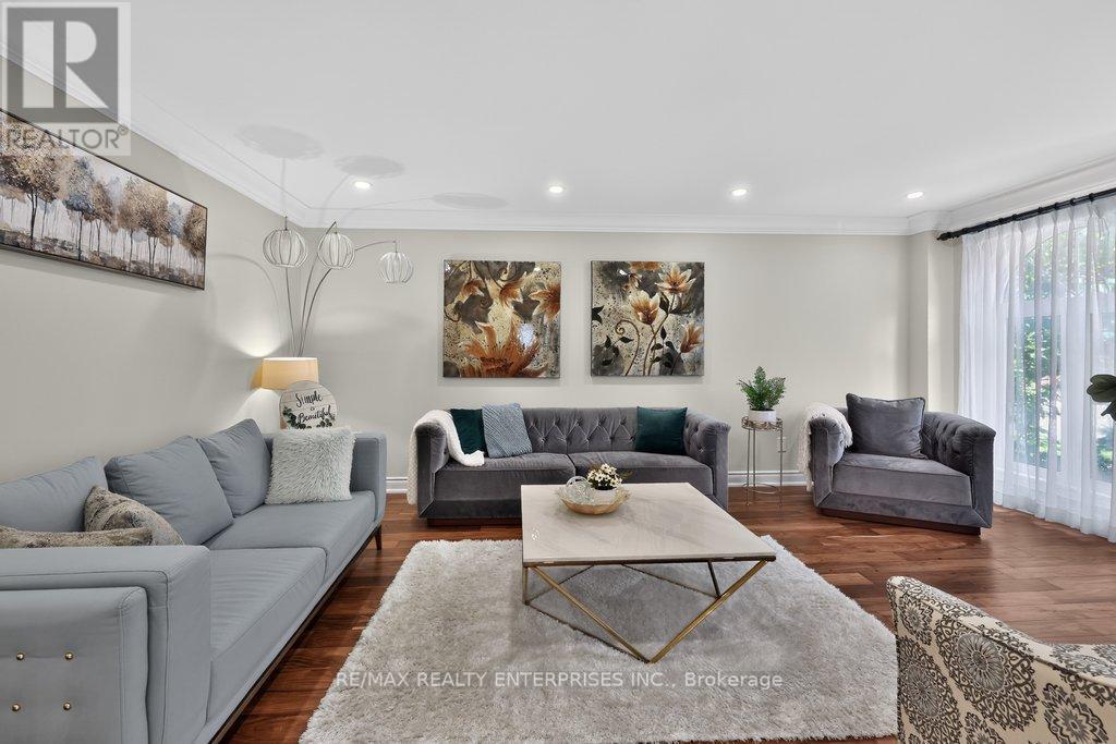 1634 TIPPERARY COURT Mississauga (Sheridan) Ontario Canada L5H3Z4 5