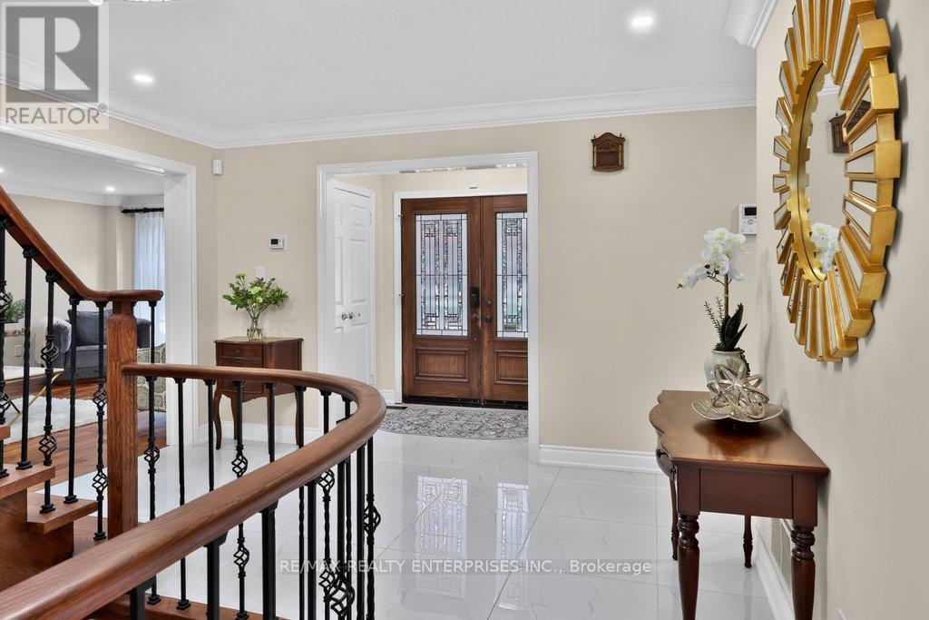 1634 TIPPERARY COURT Mississauga (Sheridan) Ontario Canada L5H3Z4 3