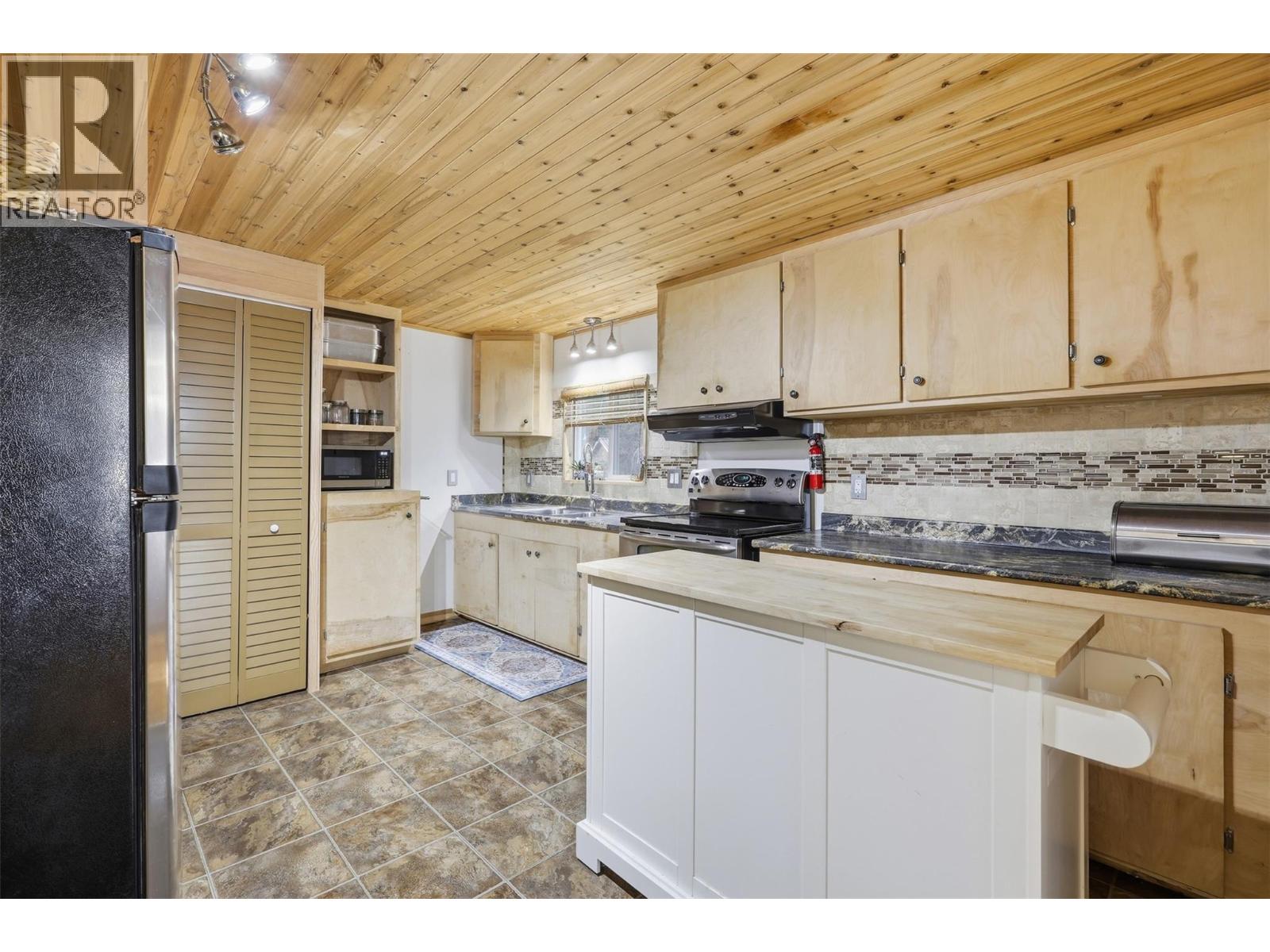 2401 Ord Road Unit# 105, Kamloops, British Columbia  V2B 7V8 - Photo 4 - 10401627