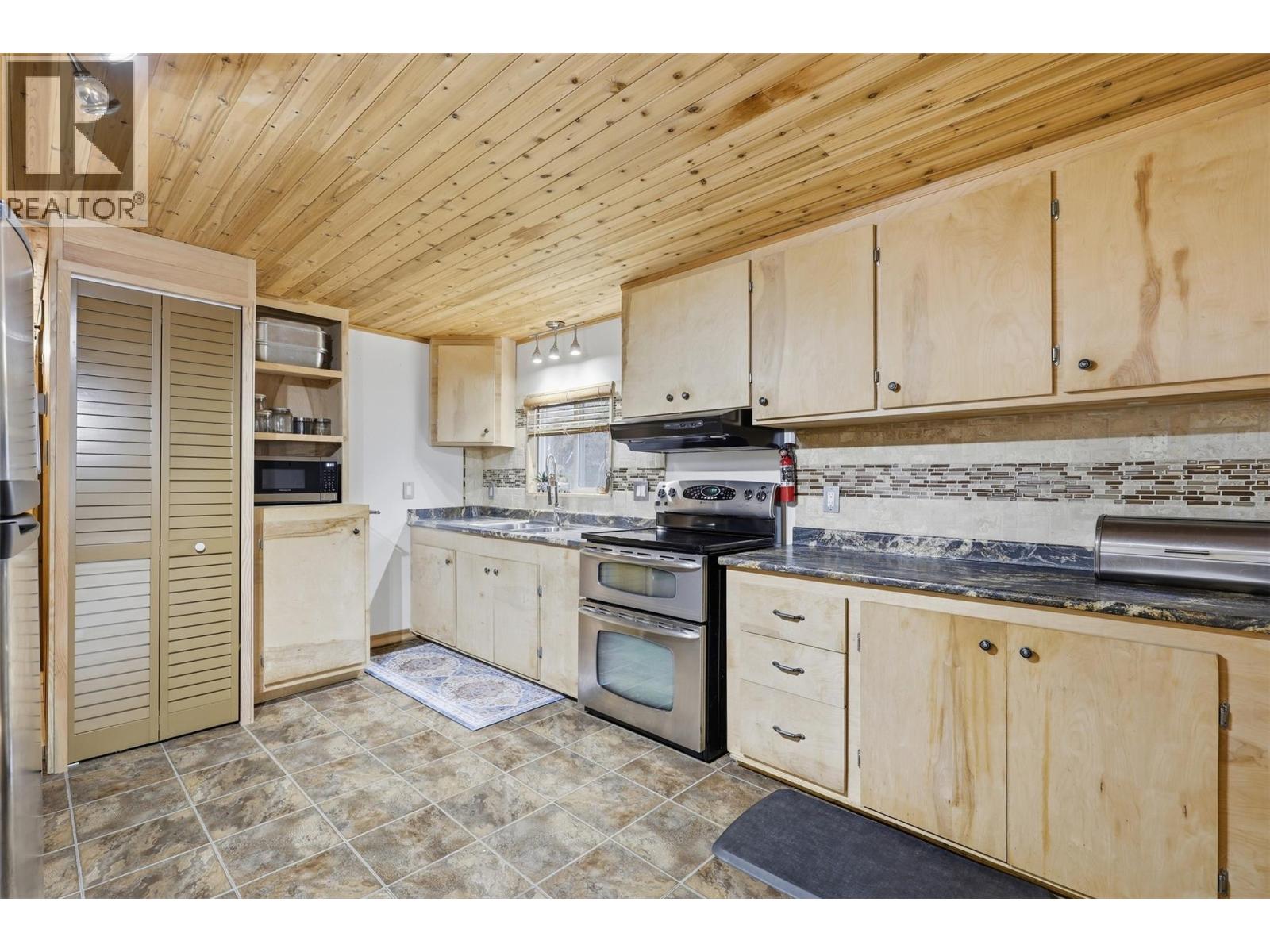 2401 Ord Road Unit# 105, Kamloops, British Columbia  V2B 7V8 - Photo 3 - 10401627