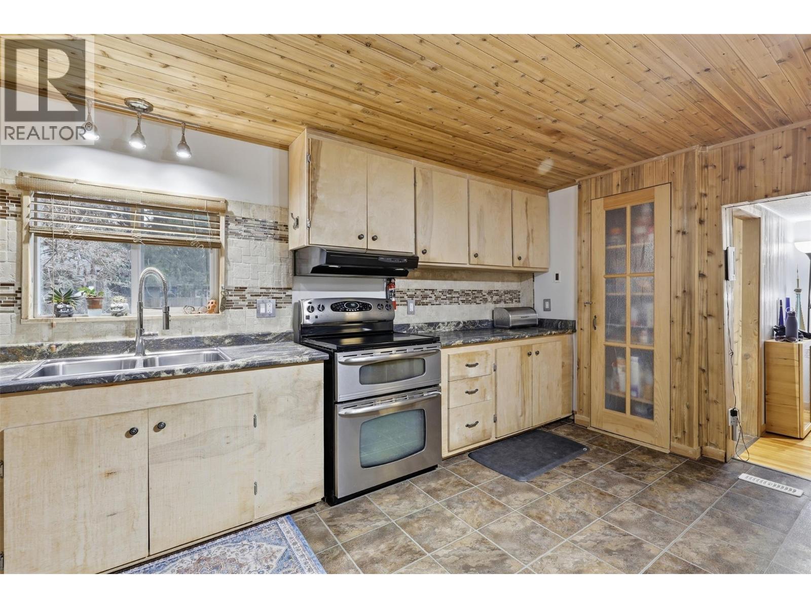 2401 Ord Road Unit# 105, Kamloops, British Columbia  V2B 7V8 - Photo 2 - 10401627