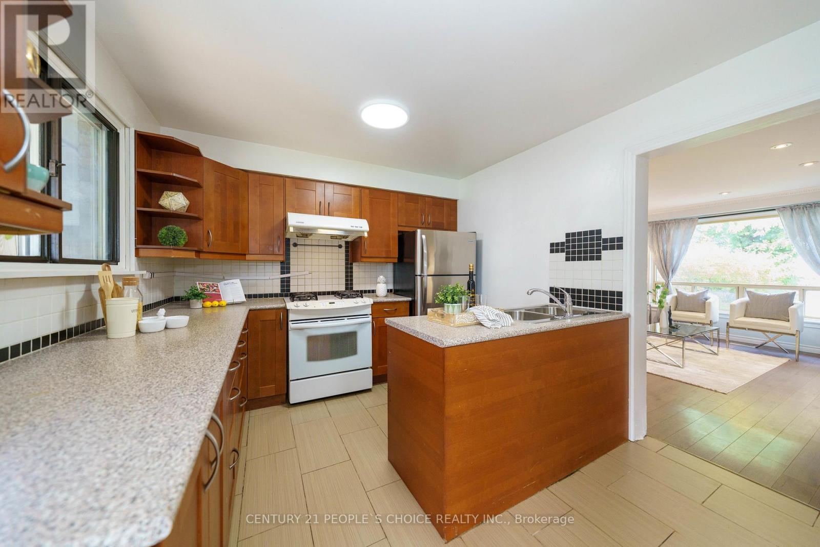 172 Hollyberry Trail, Toronto, Ontario  M2H 2P4 - Photo 8 - C13857820