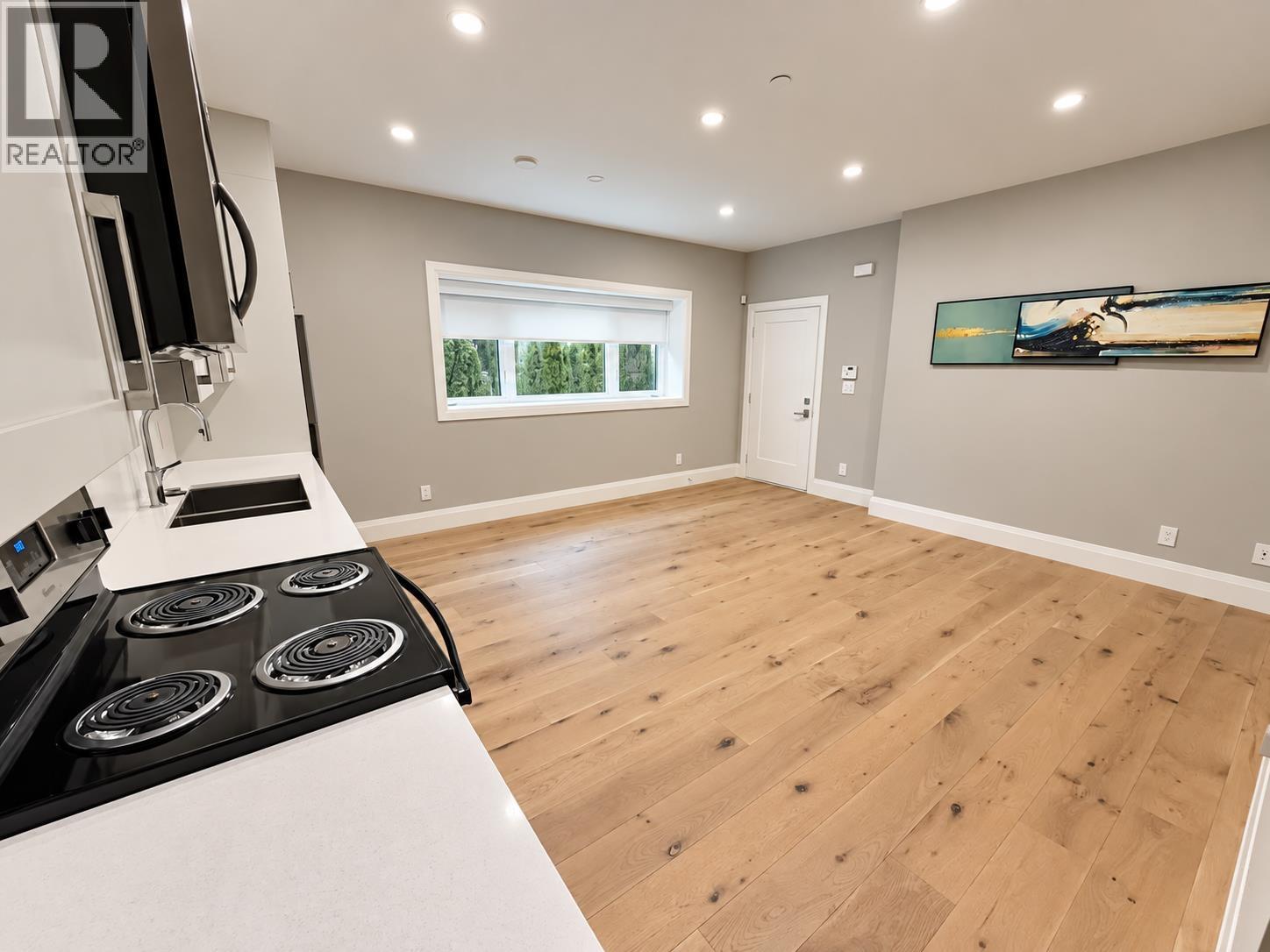 basement 848 ROSLYN BOULEVARD