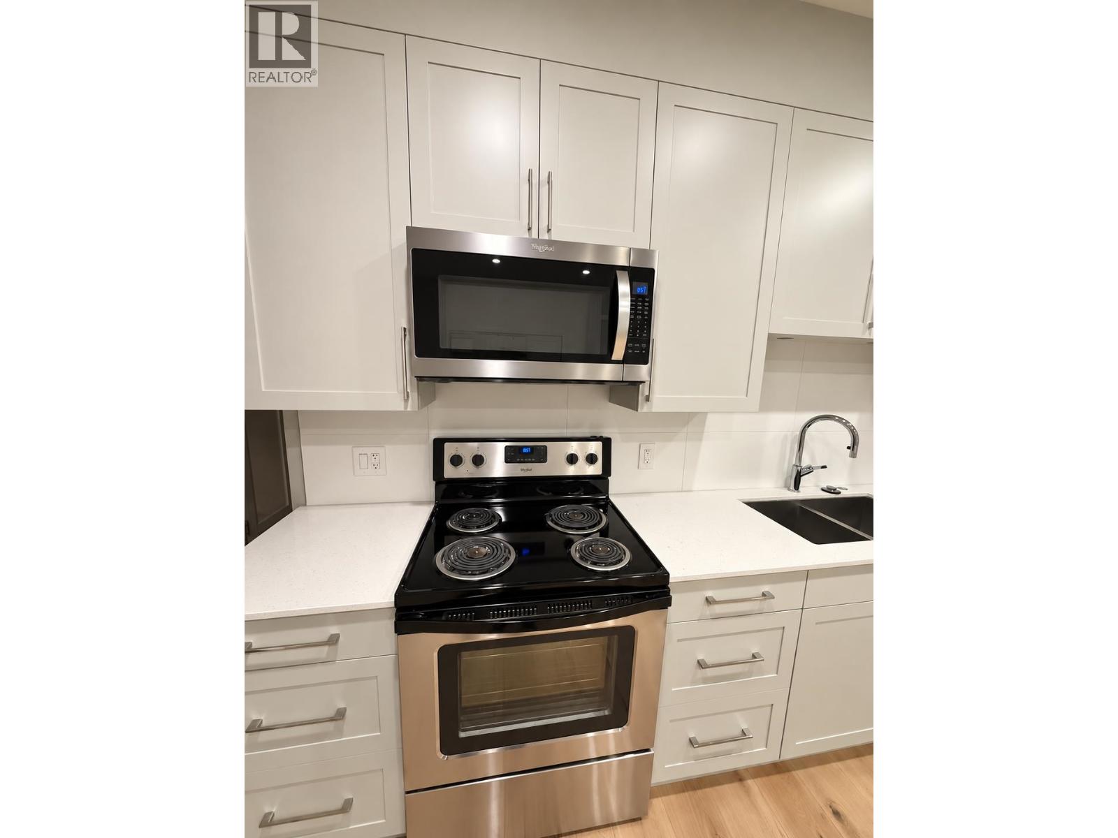 basement 848 ROSLYN BOULEVARD
