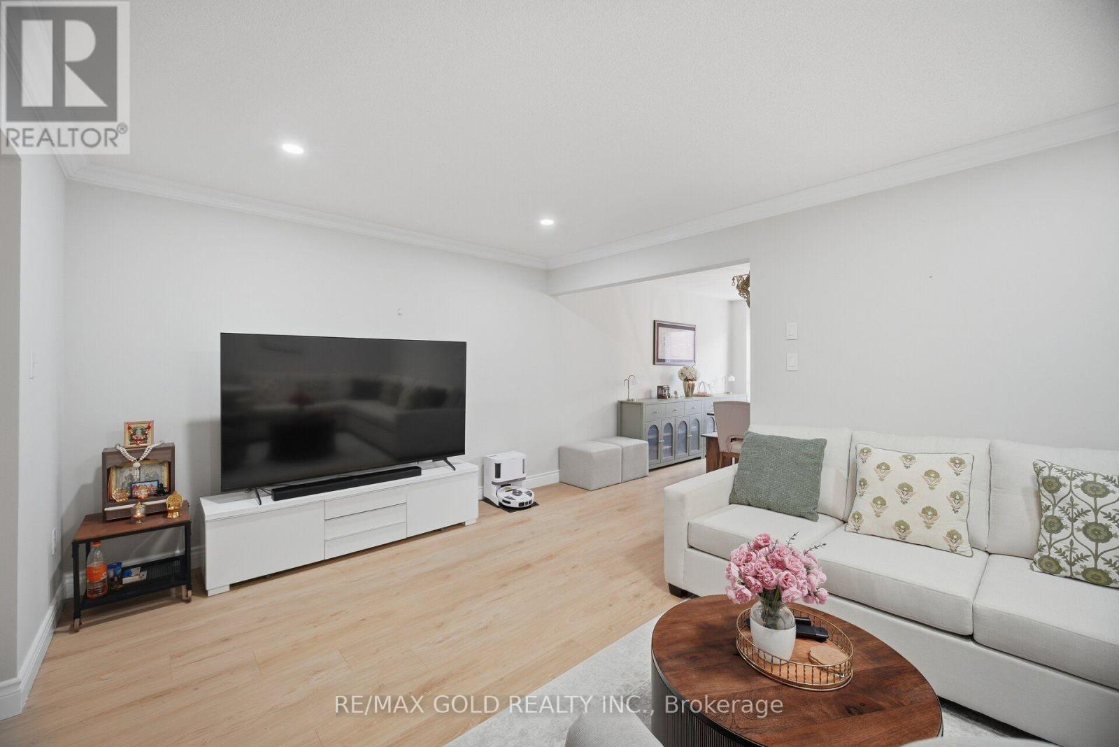 1795 Cobra Crescent, Burlington, Ontario  L7L 7L7 - Photo 11 - W13857806