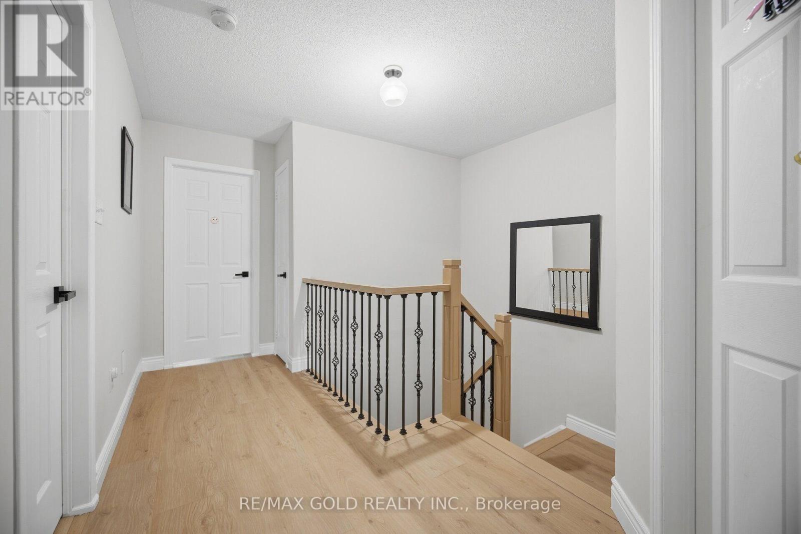 1795 Cobra Crescent, Burlington, Ontario  L7L 7L7 - Photo 21 - W13857806