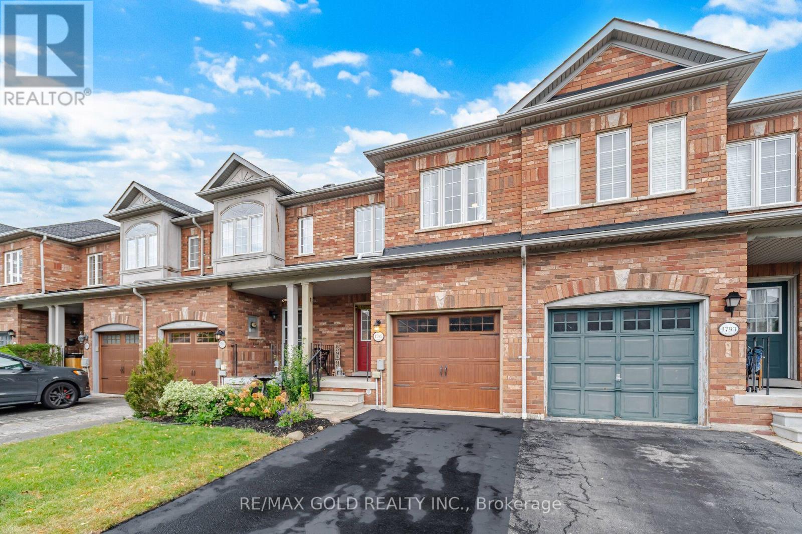 1795 Cobra Crescent, Burlington, Ontario  L7L 7L7 - Photo 4 - W13857806