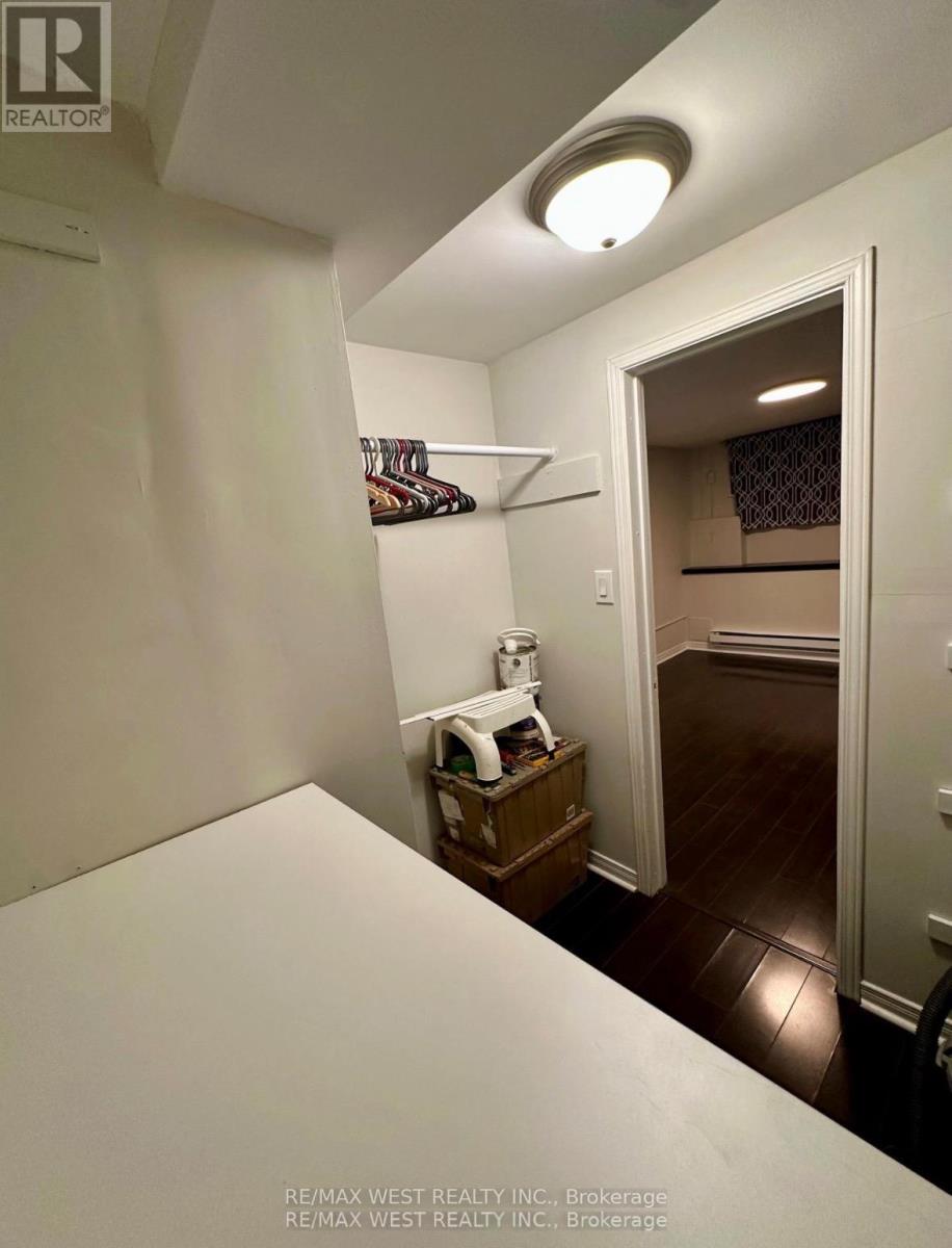 Bsmt - 13 Sorauren Avenue, Toronto, Ontario  M6R 2C6 - Photo 12 - W13857818
