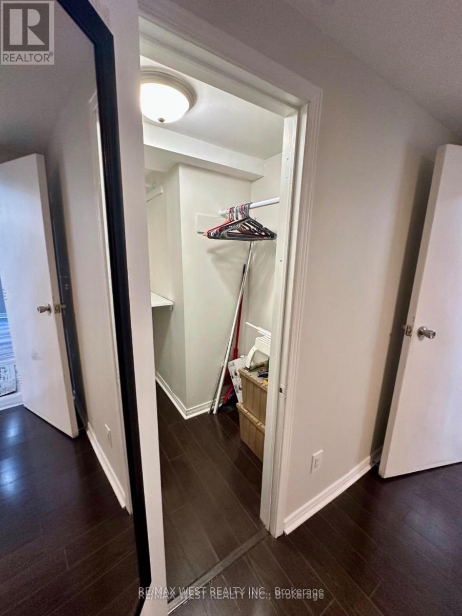 Bsmt - 13 Sorauren Avenue, Toronto, Ontario  M6R 2C6 - Photo 14 - W13857818