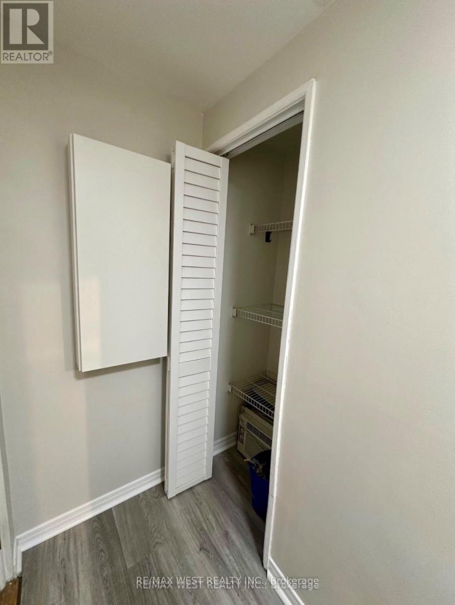 Bsmt - 13 Sorauren Avenue, Toronto, Ontario  M6R 2C6 - Photo 15 - W13857818