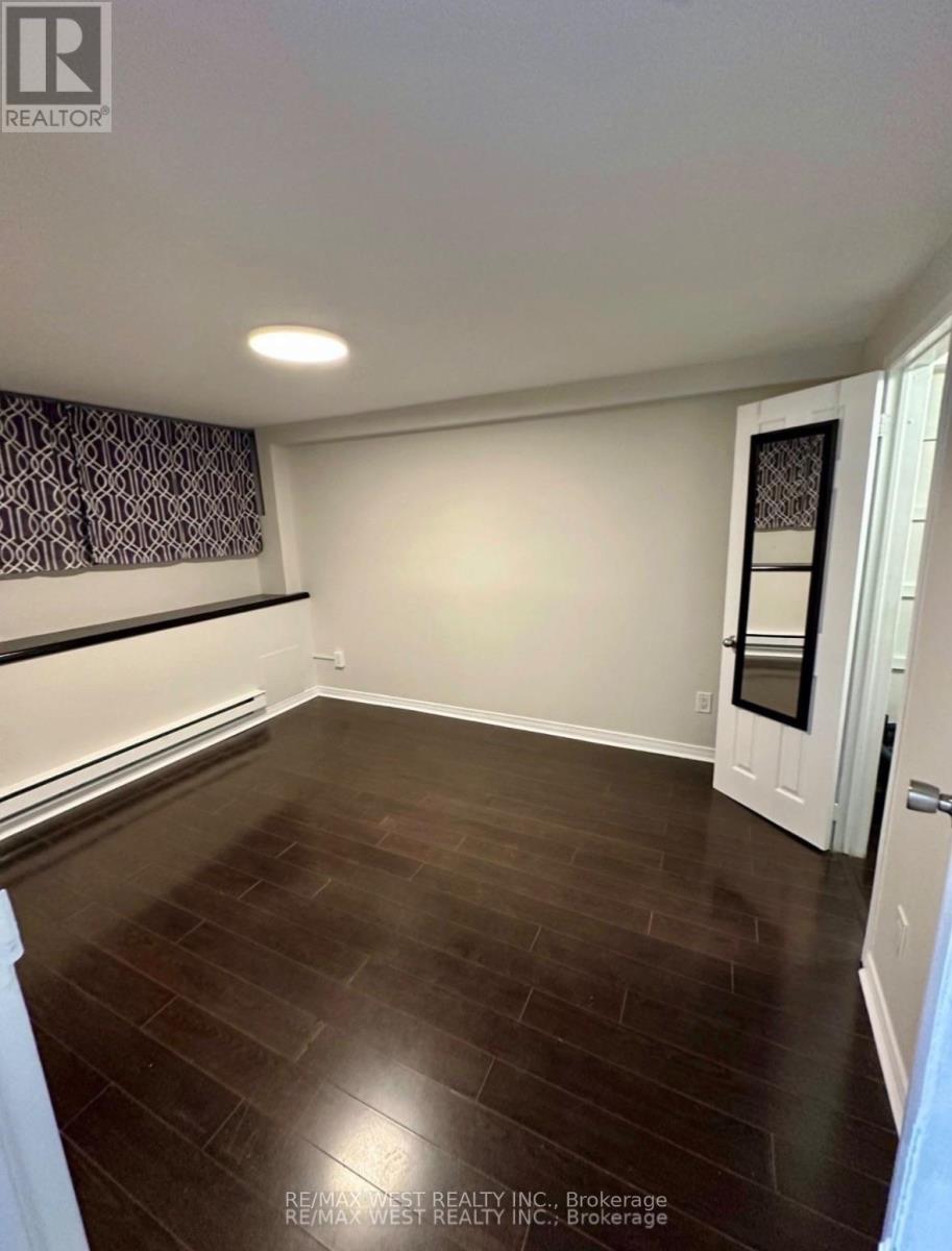 Bsmt - 13 Sorauren Avenue, Toronto, Ontario  M6R 2C6 - Photo 5 - W13857818