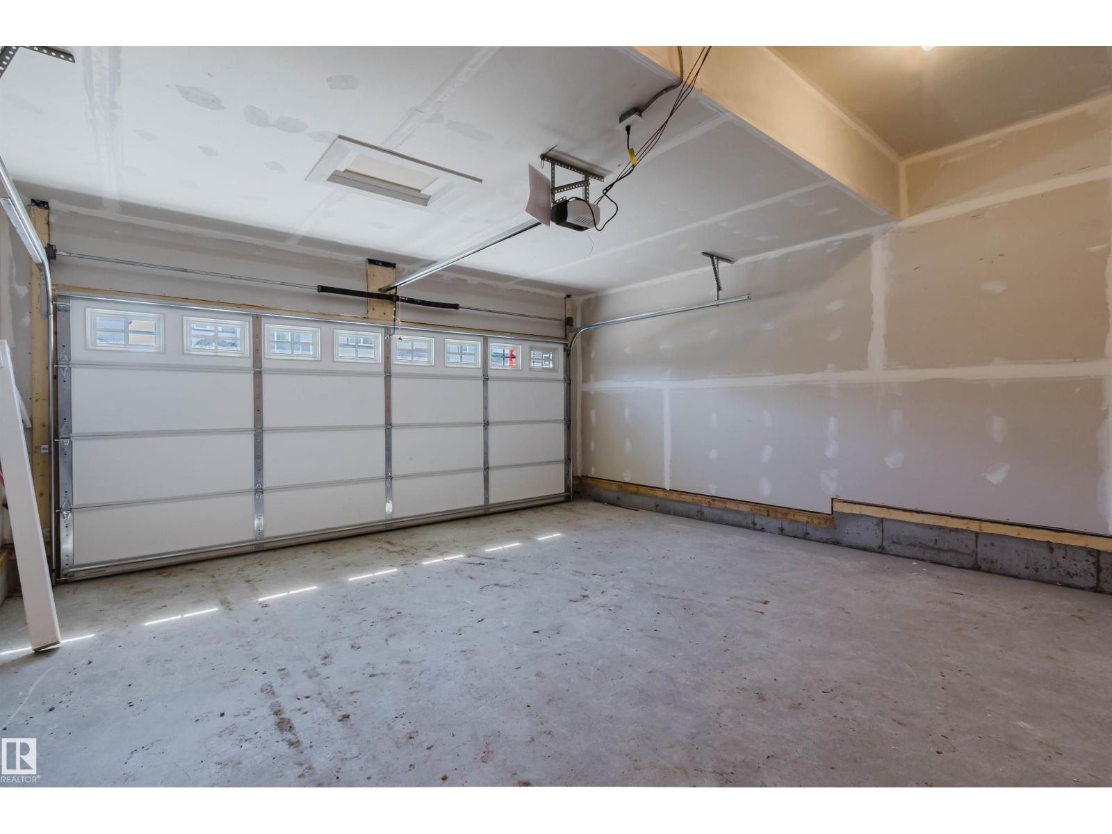 20624 43 AV NW