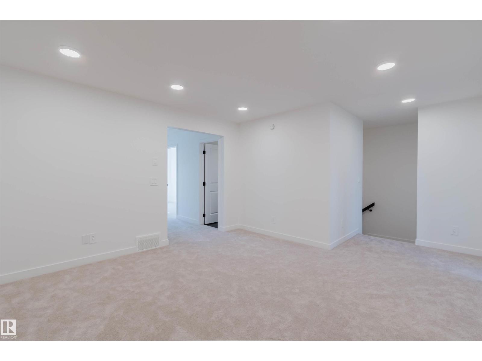 20624 43 AV NW