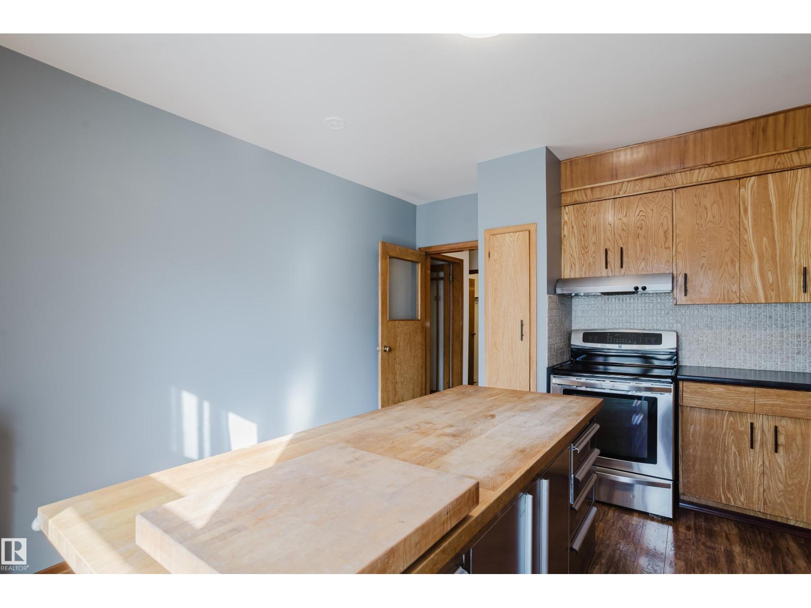 12831 126 ST NW