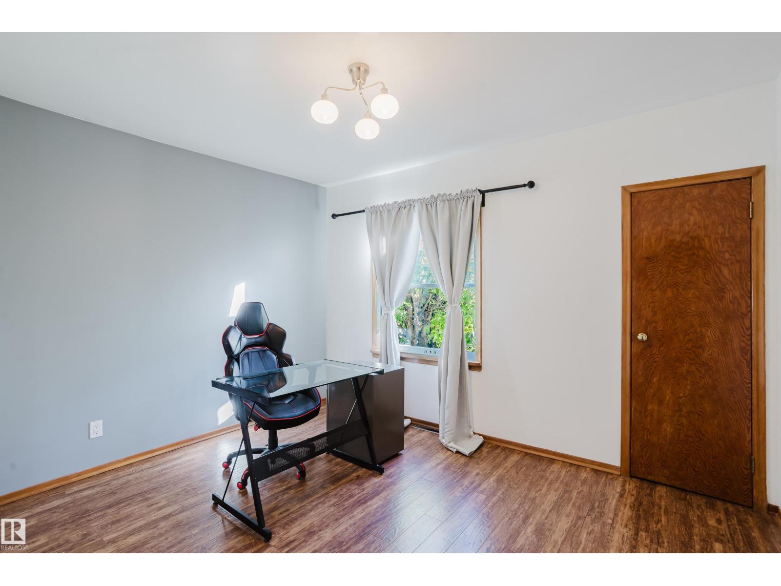 12831 126 ST NW
