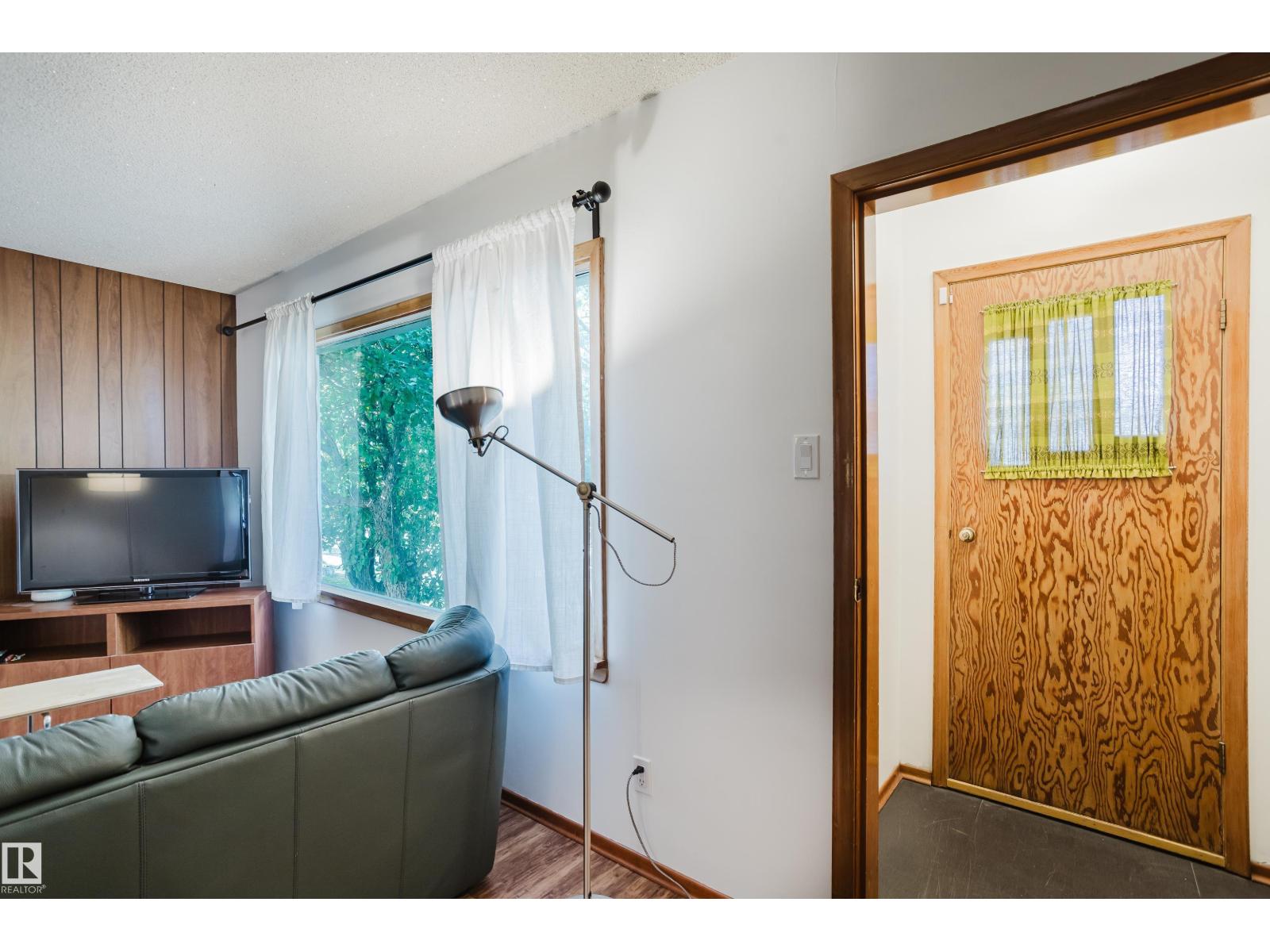 12831 126 ST NW
