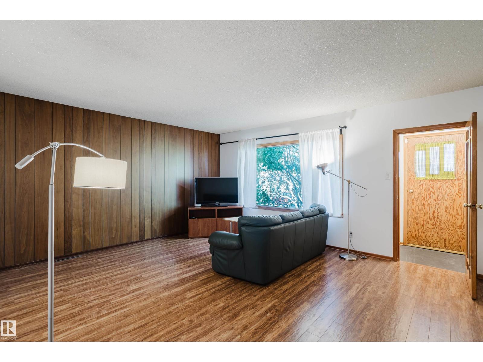12831 126 ST NW