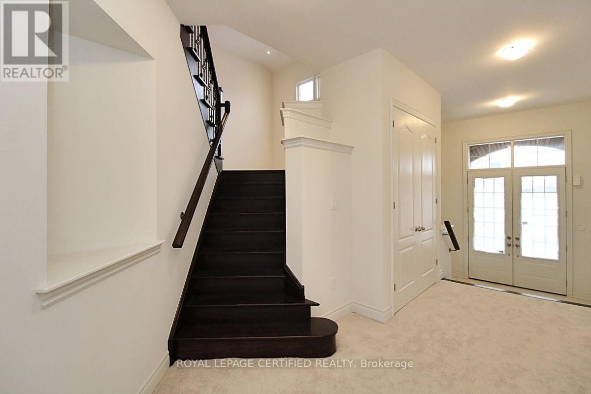 1140 Nugent Court SE, Oshawa, Ontario  L1K 0Y4 - Photo 4 - E13857856