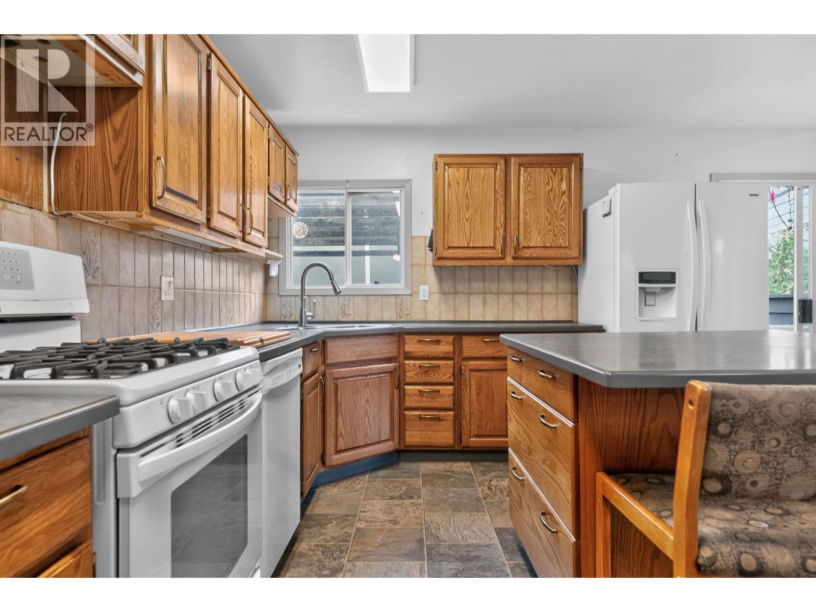 6338 Waltham Avenue, Burnaby, British Columbia  V5H 3V4 - Photo 8 - R3171799