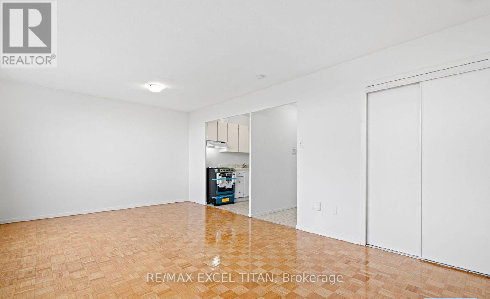409 - 2255 Weston Road, Toronto, Ontario  M9N 1Y5 - Photo 3 - W13857842
