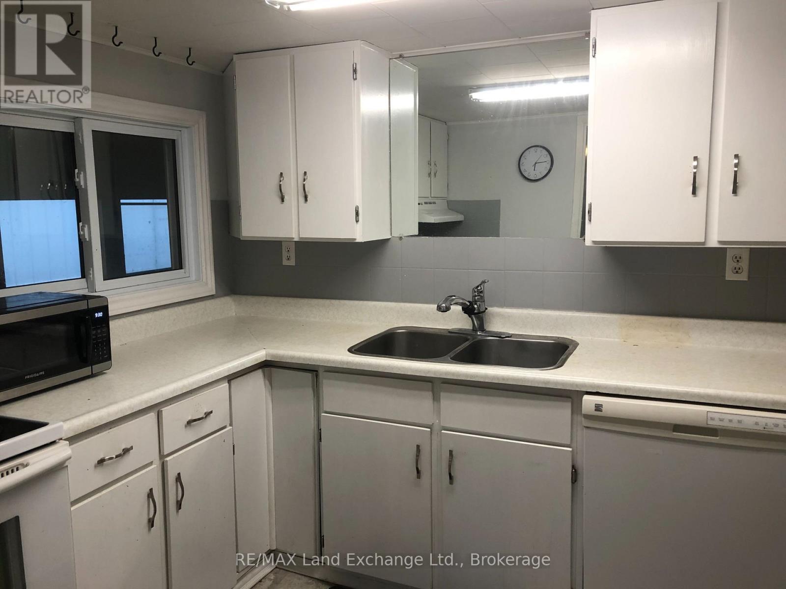 188 Broadway Street, Kincardine, Ontario  N2Z 2X9 - Photo 11 - X13846752
