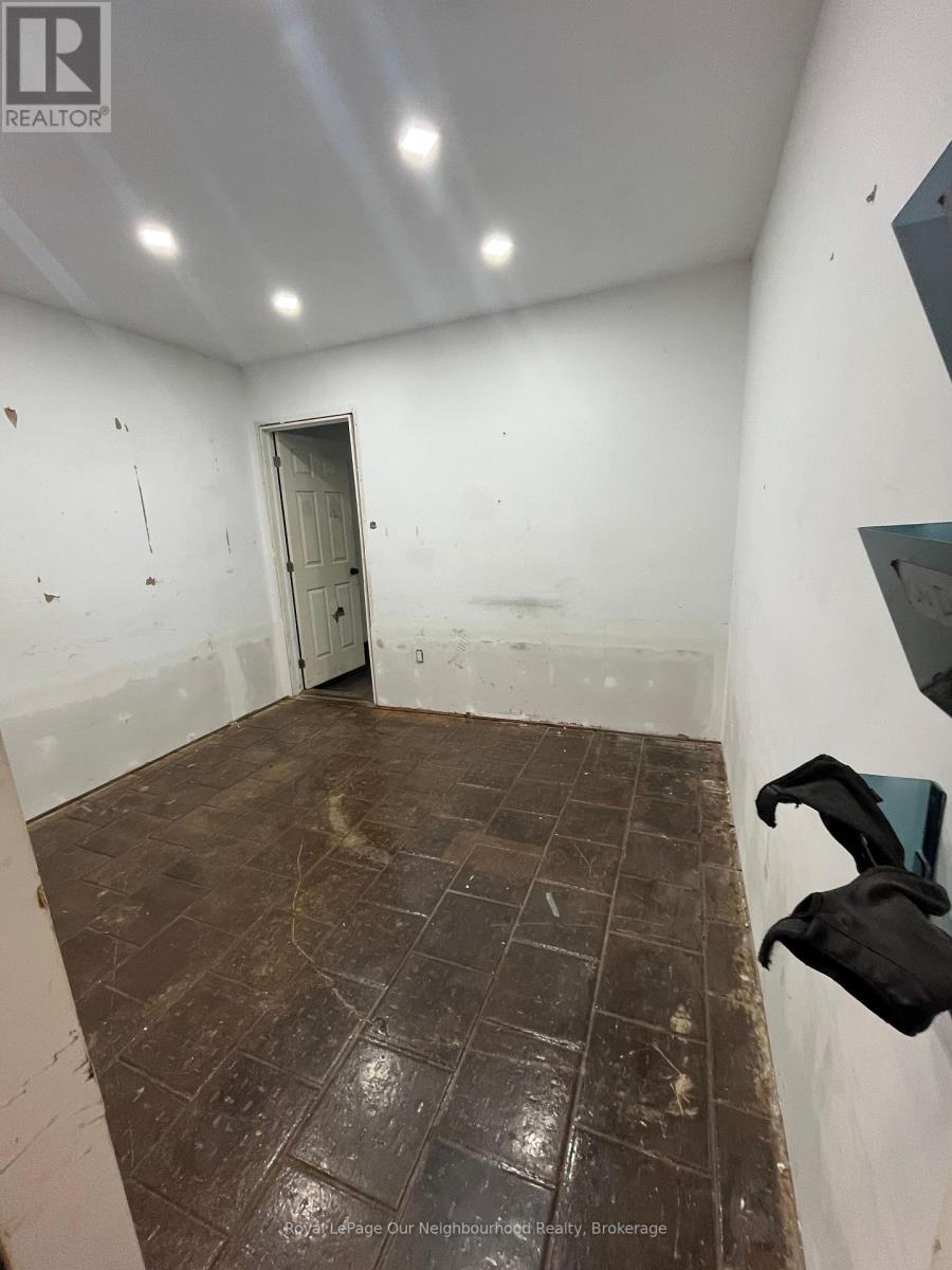236 Burgar Street, Welland, Ontario  L3B 2T4 - Photo 7 - X13857870