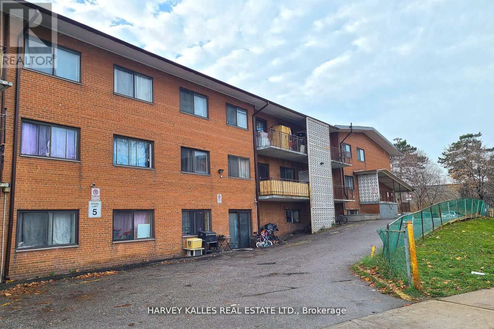 305 - 80 Blackfriar Avenue, Toronto, Ontario  M9R 3S9 - Photo 2 - W13721896